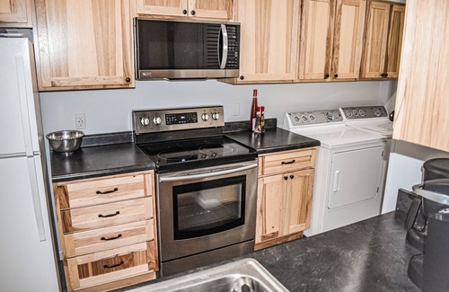 Osage Beach Casa | Golf course Margaritaville resort area! Pet friendly
