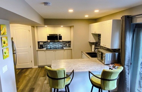 Vernon Apartamento | Campo de golf, montañas y vistas al lago Stepping Stones Retreat