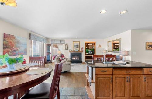 Downtown Leavenworth Casa | Golf Course View Condo Walk to Town & Pools