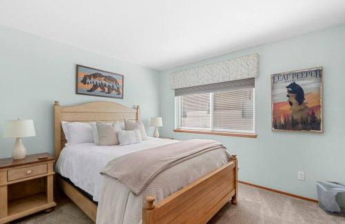 Downtown Leavenworth Casa | Golf Course View Condo Walk to Town & Pools