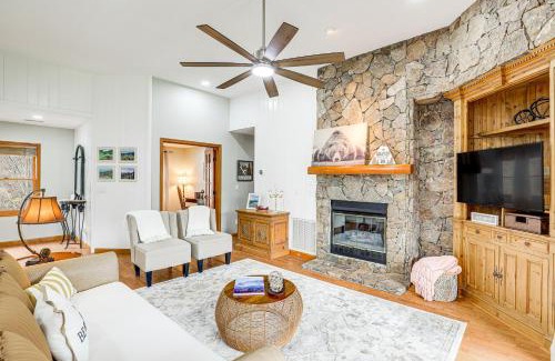 Mountain Air Apartamento | Golf Course Views Condo in Blue Ridge Mountains!