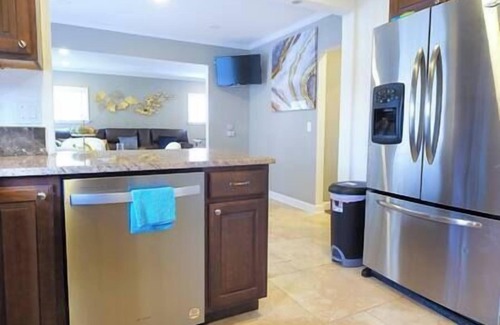 Sioux City Casa | Golf Course Views House 5BR-5Beds, 100% Fiber.