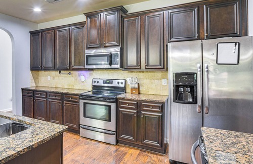 Cameron Casa | Golf & Hike: Family Home 11 Mi to Fort Bragg!