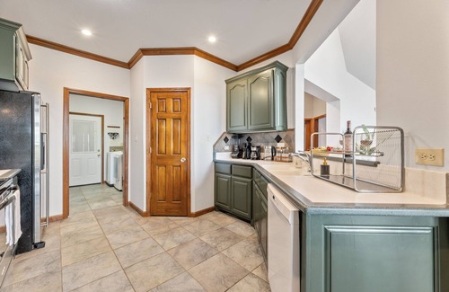 Lakeview  Jefferson County Casa | Modern 5BR 2BT and Hot Tub