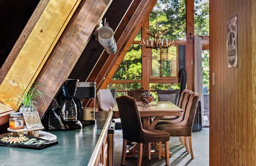 Gaylord Chalet De Esquí | Golf/Ski A-Frame Chalet w/Hot Tub, Sauna, 2 King Beds - Near Town