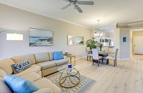 Ole Condominio | Golf, Swim & Relax! Condo 8 Mi to Dtwn Naples