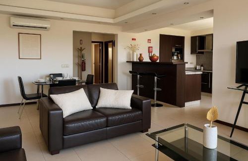 Estombar Apartamento | Golf - Vale Da Pinta T2 com Piscina, Wi-Fi e Ar Condicionado