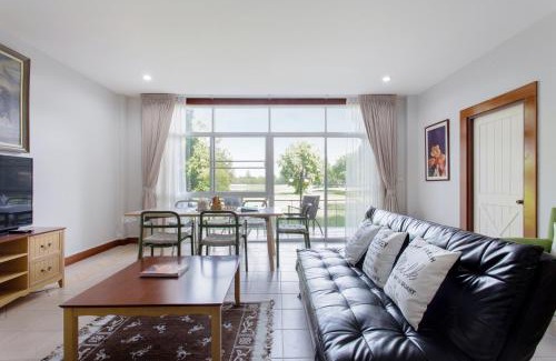 Khanong Phra Apartamento | Golf View Suite Private Apartment Khao Yai