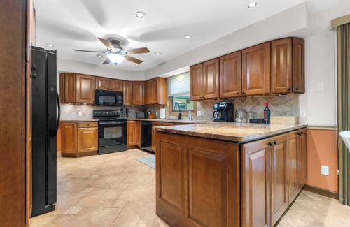 Rockford Casa | Golfer's Retreat *hot tub* *arcade* *spa*