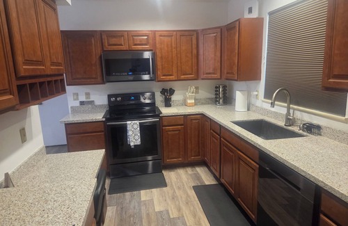 Palo Verde Casa | Golfer's retreat with entertainers backyard-includes golfcart