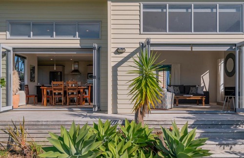 Matarangi Casa | Golfers and Beach Lovers Dream - Matarangi House
