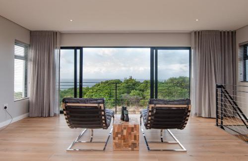 Knysna Villa | Golfers Nest. 4 Bedroom Villa.