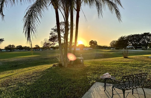 The Villages Casa | Golfers Paradise on a cul de sac! Golf cart option!