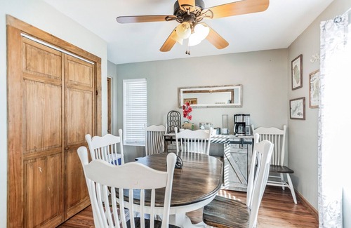 Waynesville Casa | Golfing~ Hot Tub ~ Fenced Yard ~Stocked Kitchen ~9mi to Park