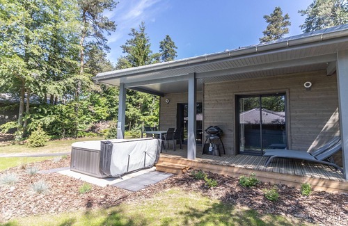 Le Chambon-sur-Lignon Cabaña | Alquiler de lujo con jacuzzi privado y acceso a piscina y gimnasio, junto al golf en Le Chambon-sur-Lignon