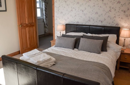 Lower Trengale Cabaña | Golitha Cottage-Familiar-Rural-Baño Privado-Vista al campo