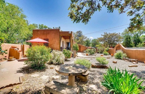 South Capitol Casa | Gomez Gardens