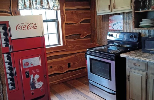 Voca Cabina | Gone Fishing - Castell Cabin - Sleeps 4