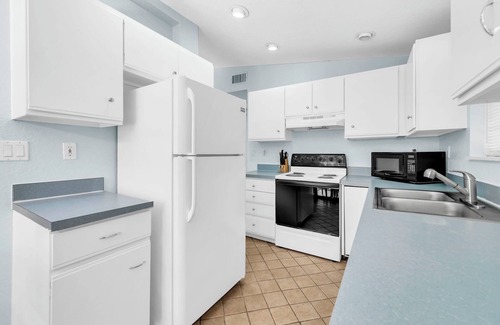 Sugarwood Beach Casa | Gone to the Beach cozy small home located near beach