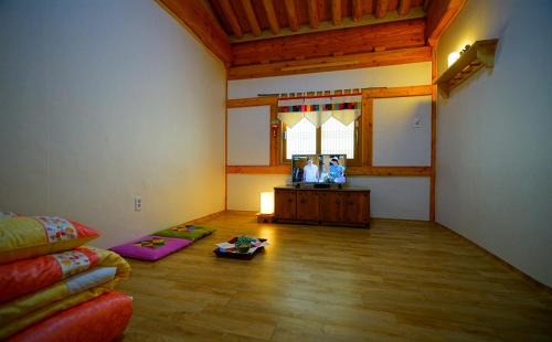 Gongju Casa | Gongju honghwigwan guesthouse