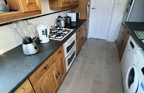 Redbridge Casa | Good sized family home awaits for you to enjoy