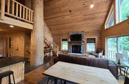 Oakland Casa | Good Time Pine