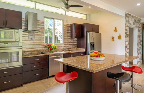 Valle Pura Vida Casa | Good Times and Tan Lines, Heart of Manuel Antonio, 3bd