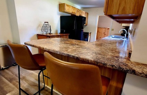 Greenville Junction Casa | Good Vibes Lodge- *Direct ATV & Snowmobile Access*