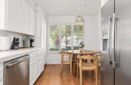 Valencia Casa | GOODE.HOMES | Luxury 3-bedroom home w/ lush garden