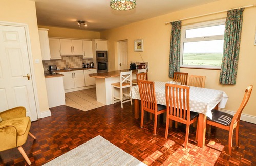 Spanish Point Cabaña | GOODLANDS COTTAGE, pet friendly in Miltown Malbay, County Clare