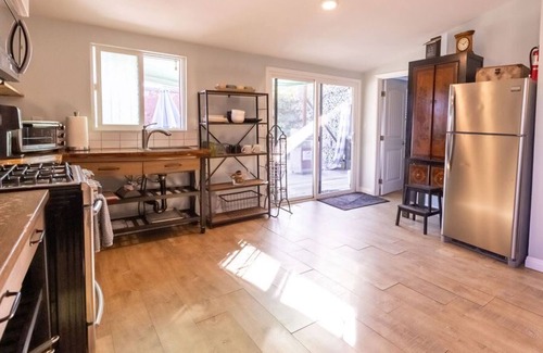 Logan Heights Casa | GoodLifeResorts (Downtown, Airport) 4 BR, 10 guest
