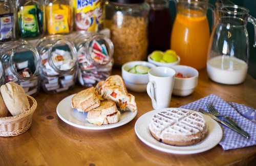 Baixa Hostal | Goodmorning Solo Traveller Hostel