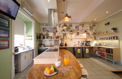 Baixa Hostal | Goodmorning Solo Traveller Hostel