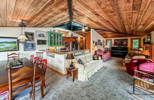 Old Forge Casa | Goodsell Lakeside Retreat