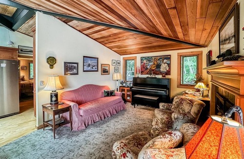 Old Forge Casa | Goodsell Lakeside Retreat