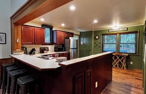 Oneonta Casa | Goodyear Lake waterfront home sleeps 13. Near Dreams Park, Cooperstown.