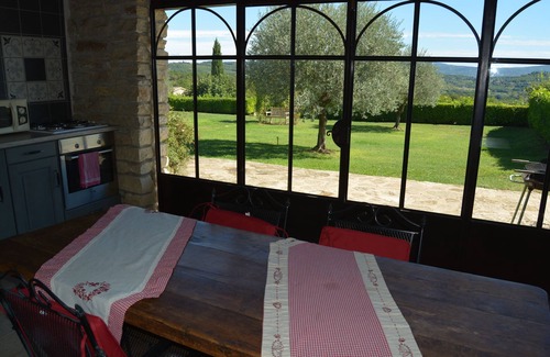 Gordes Cabaña | Gordes pacífico grupo de casas rurales magníficas vistas del Luberon y piscina climatizada