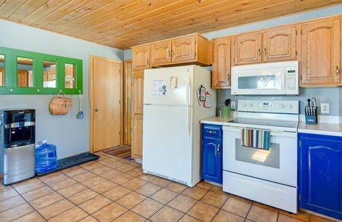 Gordon Cabina | Gordon Vacation Rental w/ Two Mile Lake Access!