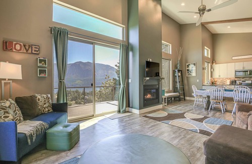Carson Casa | ¡NUEVO! 'Gorge Retreat' Carson Home con impresionantes vistas!