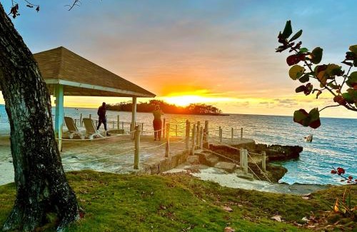 Orange Bay Apartamento | Gorgeous 1 Bedroom Gem at Negril 7Miles Beach Point Village