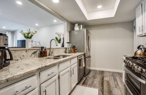 East Oak Hill Casa | Gorgeous 1 Bedroom Home, 10 Minutes from Downtown