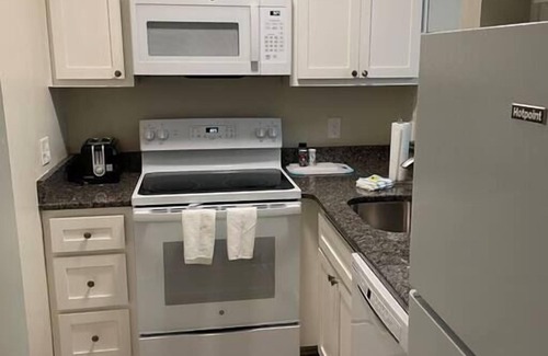 Briarcliffe Acres Apartamento | Gorgeous 1 Bedroom Condo in Ocean Creek!