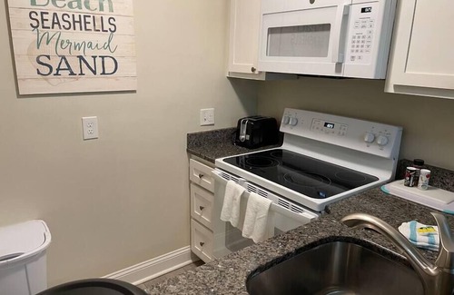 Briarcliffe Acres Apartamento | Gorgeous 1 Bedroom Condo in Ocean Creek!