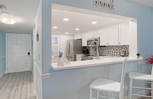 Fort Pierce Shores Condominio | Gorgeous 10th Floor Hutch Island Condo - Stunning Ocean View!