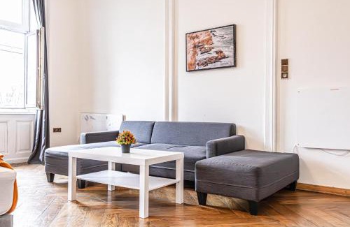 Wahring Apartamento | Gorgeous 1BR Apt near AKH Hospital
