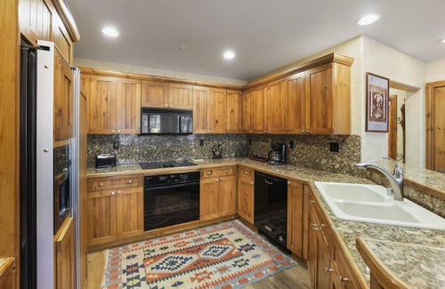 Beaver Creek Condominio | Gorgeous 2 Bd With Lift View In Beaver Creek 2 Bedroom Condo by RedAwning