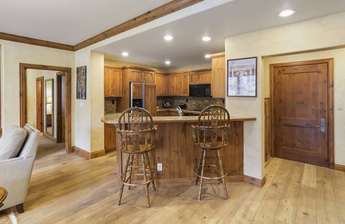 Beaver Creek Condominio | Gorgeous 2 Bd With Lift View In Beaver Creek 2 Bedroom Condo by RedAwning
