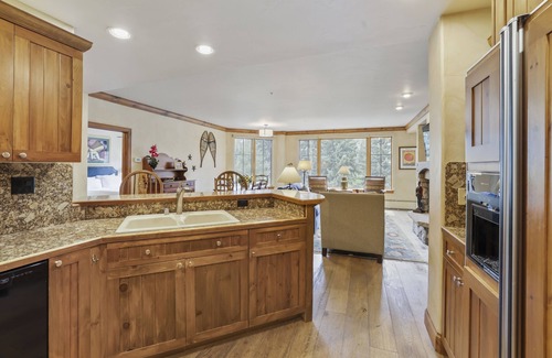 Beaver Creek Condominio | Gorgeous 2 Bd With Lift View In Beaver Creek 2 Bedroom Condo by RedAwning
