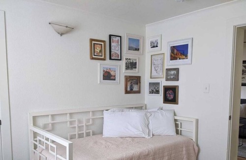 Congress Park Casa | Gorgeous 2 Bdrm Congress Park Condo month to month