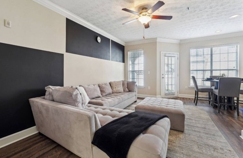 Lindbergh Apartamento | Gorgeous 2 bed 2 Bath!